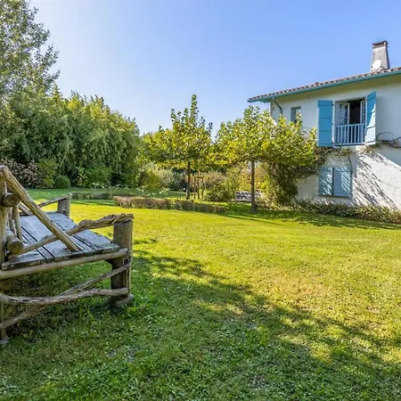 Villa De 5 Chambres Avec Piscine Privee Jardin Clos Et Wifi A A 9 Km De La Plage *