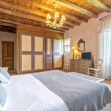 De 5 Chambres Avec Piscine Privee Jardin Clos Et Wifi A A 9 Km De La Plage *